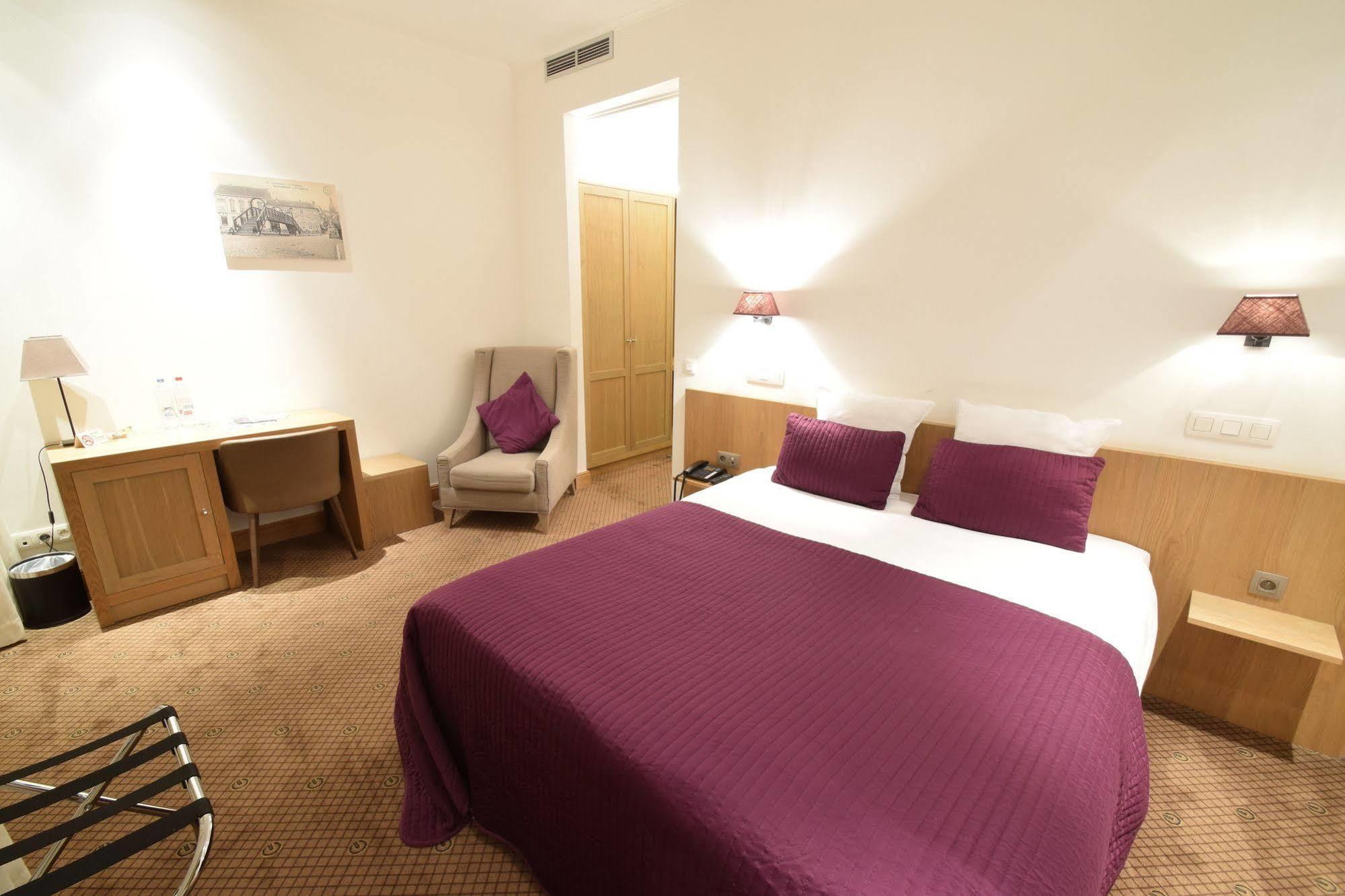 Hotel Geeraard Герардсберген Екстериор снимка