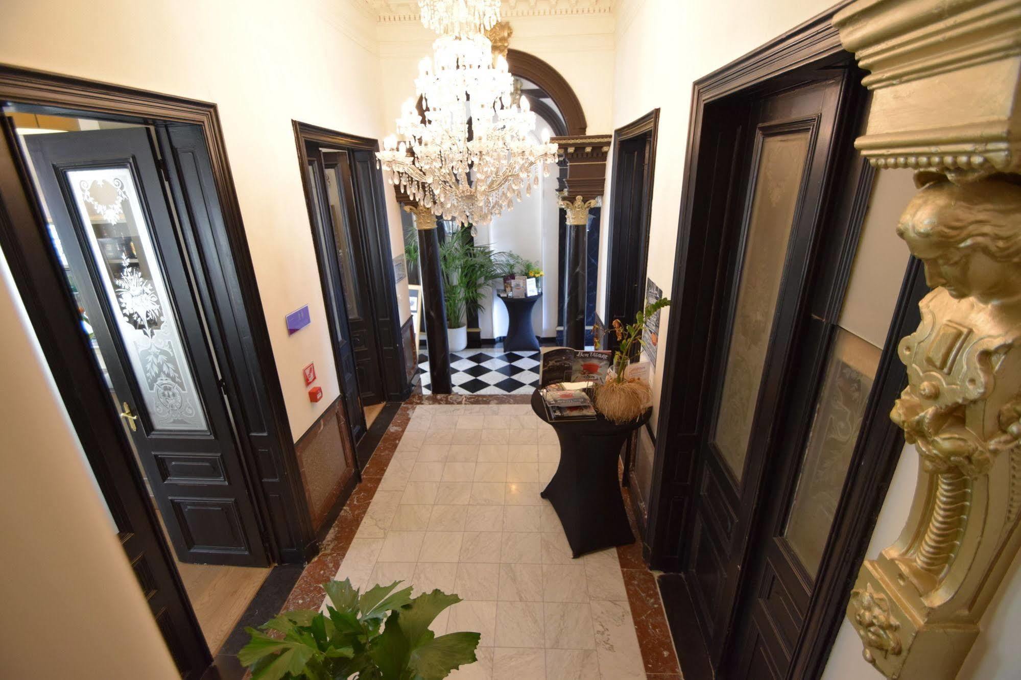Hotel Geeraard Герардсберген Екстериор снимка